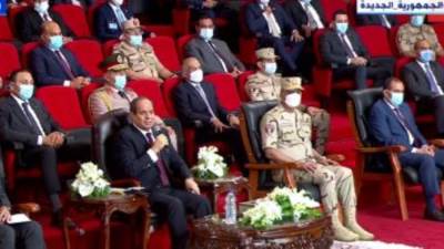 الرئيس السيسي محذرا من الزيادة السكانية: تحد كبير بيسمع فى موضوعات كثيرة
