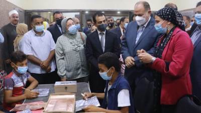 الثقافه تشارك بفاعليات إبداعية فى مبادرة "حياة كريمة" بقري أسيوط