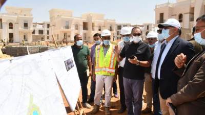 في ثاني محطاته.. الوزير يتفقد أعمال التشطيبات بالحى السكني الخامس بالعاصمة الجديدة