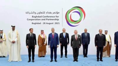 السيسي وماكرون يبحثان العمل على مضاعفة حجم الاستثمارات الفرنسية في مصر ودفع عجلة التعاون الاقتصادي بين الجانبين