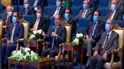 السيسي: «محتاج 10 آلاف عربية للناس البسيطة عشان تشتغل»