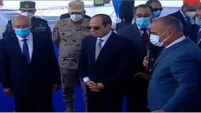 الرئيس السيسى يتفقد محطة "تحيا مصر" بميناء الإسكندرية البحرى