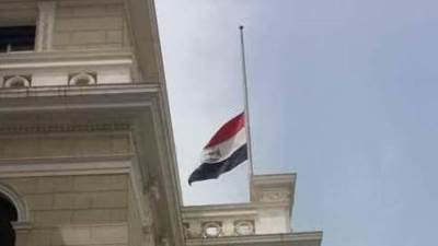 مجلس الوزراء ينكس العلم حدادا على وفاة المشير حسين طنطاوى