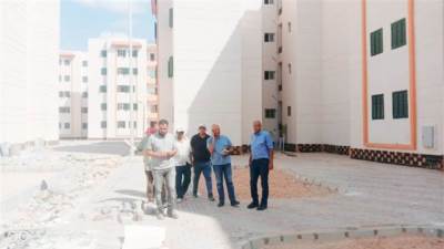 مسئولو جهاز "العاشر من رمضان" يتفقدون سير العمل بـ"سكن لكل المصريين" بموقع 37 عمارة