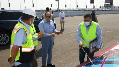 الرئيس السيسي يتفقد أعمال توسعة الطريق الدائري وعدد من المحاور والطرق الجديدة بمنطقة مطار القاهرة