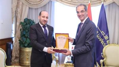 وزير الاتصالات يستقبل نظيره اليمنى لبحث التعاون المشترك بتكنولوجيا المعلومات