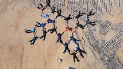 بدء الاستعدادات لانطلاق الدورة الرابعة لمهرجان القفز الحر بالمظلات نهاية أكتوبر الجاري