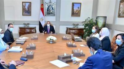 الرئيس السيسى يتابع مشروع تنمية الأسرة المصرية ويوجه بالتوسع فى القوافل الطبية