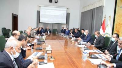 "القصير" يبحث كيفية النهوض بصناعة الدواجن وتشجيع الاستثمار الداجني