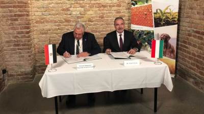 وزير الزراعة يبحث مع نظيره المجري آفاق التعاون الزراعي ويوقعان بروتوكول تعاون مشترك فى مجال المصايد والإستزراع السمكى