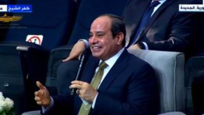 الرئيس السيسي لكورال جامعة حلوان: عندنا حاجة عظيمة والجامعات مليانة مواهب