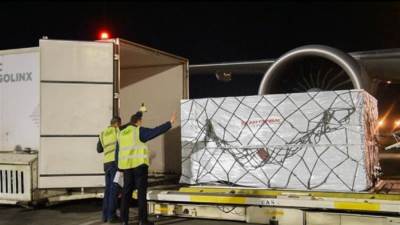 الصحة: استقبال 347 ألف جرعة من لقاح أسترازنيكا بمطار القاهرة الدولي اليوم