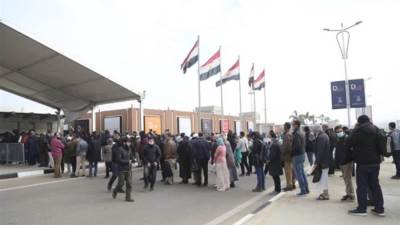 بالرغم من سوء الطقس الجوي اقبال جماهيري لمعرض القاهرة الدولي للكتاب في دورته 53