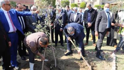 "سعفان" ومحافظ بورسعيد ورئيس الجامعة يشاركون في زراعة 1000 شجرة ضمن مبادرة "هنجملها"