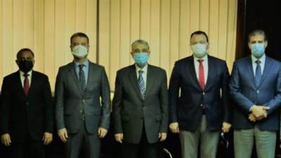 وزير الكهرباء يلتقى وفد الوكالة الدولية للطاقة المتجددة ايرينا لبحث سبل التعاون المشترك