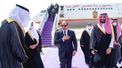 بن سلمان يستقبل الرئيس السيسي لدى وصوله الرياض