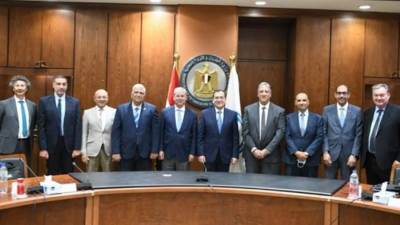 وزير البترول يستعرض مع روهر بمبن الألمانية التوسعات الجديدة بمصنعها بالسويس