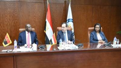 وزير البترول يجرى مباحثات مع وزير الخارجية الأنجولى في مجالات البترول والغاز