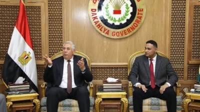 وزير الزراعة يلتقى محافظ الدقهلية في مستهل زيارته لتفقد عدد من المشروعات الزراعية بالمحافظة