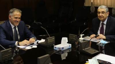 وزير الكهرباء يلتقى وفد من جنرال اليكتريك لبحث فرص الإستثمار فى مجالات الطاقة