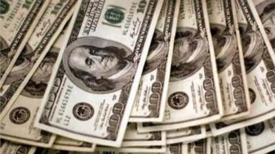 الدولار يتراجع قرشين في نهاية تعاملات اليوم