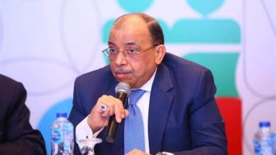 وزير التنمية المحلية يعلن الإنتهاء من شروط قانون تنظيم انتظار المركبات في الشوارع