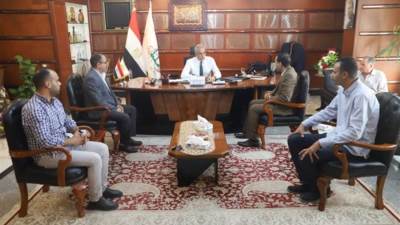 وزير القوى العاملة يلتقى أعضاء اللجنة النقابية للعاملين بديوان عام الوزارة