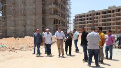 رئيس جهاز ٦ أكتوبر يتفقد ميدانيا مشروع سكن لكل المصريين بالمدينة