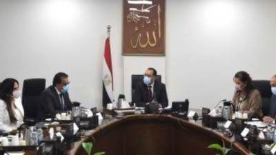 رئيس الوزراء يتابع تنفيذ المشروع القومي لتنمية الأسرة المصرية