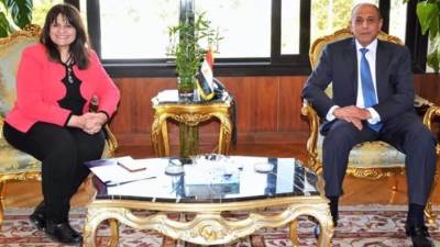 وزيرا الطيران المدنى والهجرة يبحثان تقديم تيسيرات للمصريين بالخارج