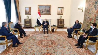 الرئيس السيسي يستقبل وزير خارجية الجزائر