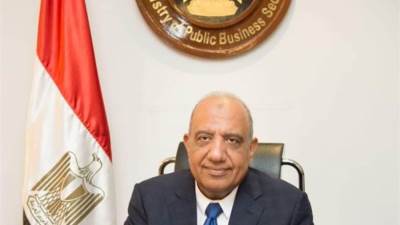 وزير قطاع الأعمال العام يؤكد حرصه على حقوق العاملين بشركة النصر للكوك