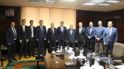 وزير الكهرباء يتابع مع نائب الرئيس التنفيذى للعمليات الدولية بشركة شنايدر إلكتريك سير الأعمال في مراكز التحكم والتعاون المشترك