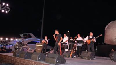 من ميناء رشيد الجديد...  بدء إنطلاق فعاليات مهرجان رشيد الأول للموسيقى والغناء 