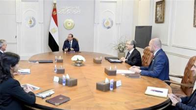 الرئيس السيسي يبحث مع وفد شركة "سيمنز" التعاون فى مشروعات الطاقة الخضراء