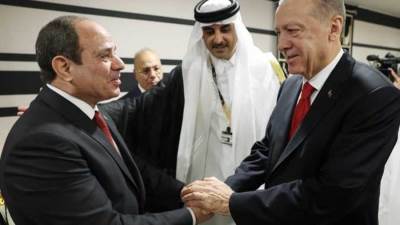 على هامش افتتاح كأس العالم.. قمة مصرية تركية بين الرئيس السيسي وأردوغان فى قطر