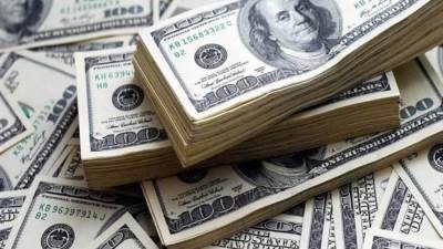 سعر الدولار يصل إلى 26 جنيهًا في بنكي الأهلي ومصر