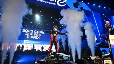 باسكال ويرلين وبورشه يخطفان الفوز في سباق كور الدرعية إي بري 2023