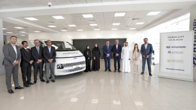 كجزء من حملة "التنقل من أجل بنك الطعام".. هيونداي موتور تسلم شاحنة ستاريا فان المتبرع بها لجمعية الإحسان الخيرية