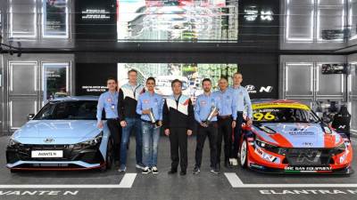 هيونداي موتور تحتفل بانتصارين مزدوجين في كأس العالم للسيارات السياحية 2022 خلال المعارض وفعاليات الموظفين