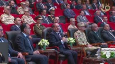 الرئيس السيسي يشدد على استمرار خطة الدولة لتوفير المخزون الاستراتيجى للسلع