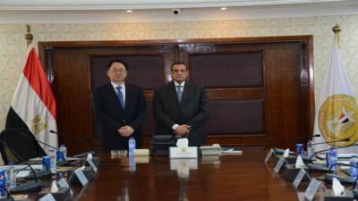 وزير التنمية المحلية يبحث مع وفد من كوريا الجنوبية مجالات التعاون المشترك بين الجانبين