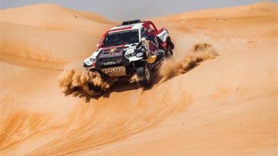 وصول أبطال الراليات الصحراوية الي أبوظبي قبل انطلاق رالي أبوظبي الصحراوي