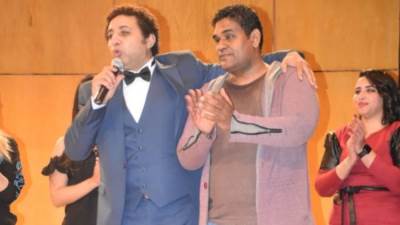 المطرب عمرو أصلان يتحول لممثل كوميديان في رائعة المخرج ناصرعبدالحفيظ مسرحية متجوزين واللا...؟ 