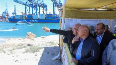 وزير النقل يتابع استمرار التشغيل التجريبي التجاري لمحطة تحيا مصر متعددة ويتفقد مشروع محور الدخيلة /السخنة اللوجيستي المتكامل للحاويات