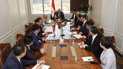 نائب وزير الإسكان يلتقى مسئول إحدى الشركات الصينية لبحث التعاون المشترك