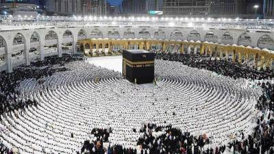 مليون ونصف مصلٍ ومعتمر بالمسجد الحرام ليلة الخامس والعشرين من شهر رمضان المبارك