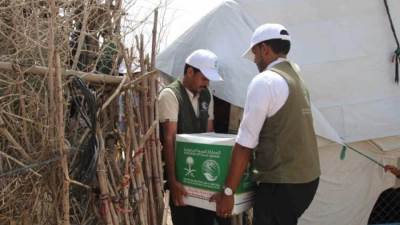 سلمان للإغاثة يوزع مساعدات إغاثية عاجلة لمتضرري السيول في اليمن