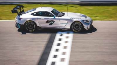 مرسيدس تستعد لإطلاق سيارتها السوبر رياضية  (AMG GT2)