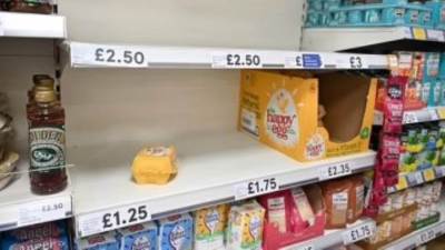 بريطانيا تواجه أسوأ موجة تضخم وسط توقعات بزيادة 40% في اسعار السلع اليومية